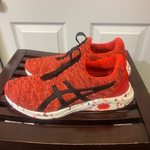 ASICS men’s HyperGEL Kenzen 9.5 brand new!
